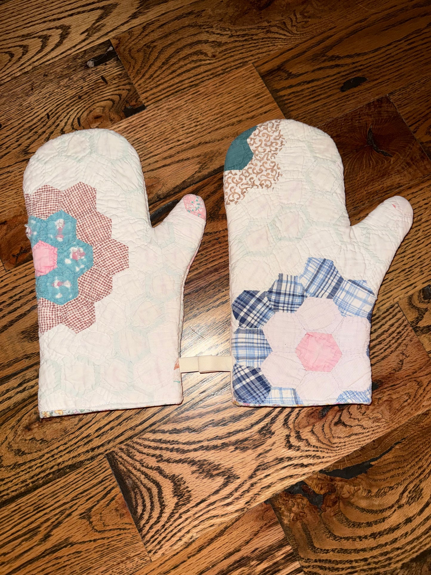 Chefs Kiss Oven Mitts