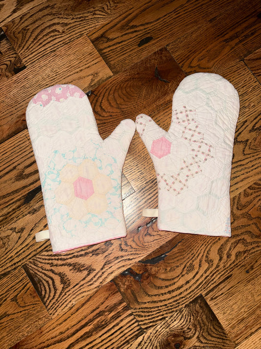 Chefs Kiss Oven Mitts