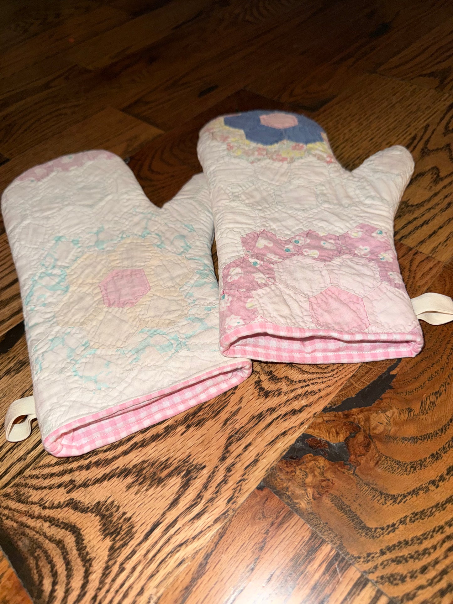 Chefs Kiss Oven Mitts
