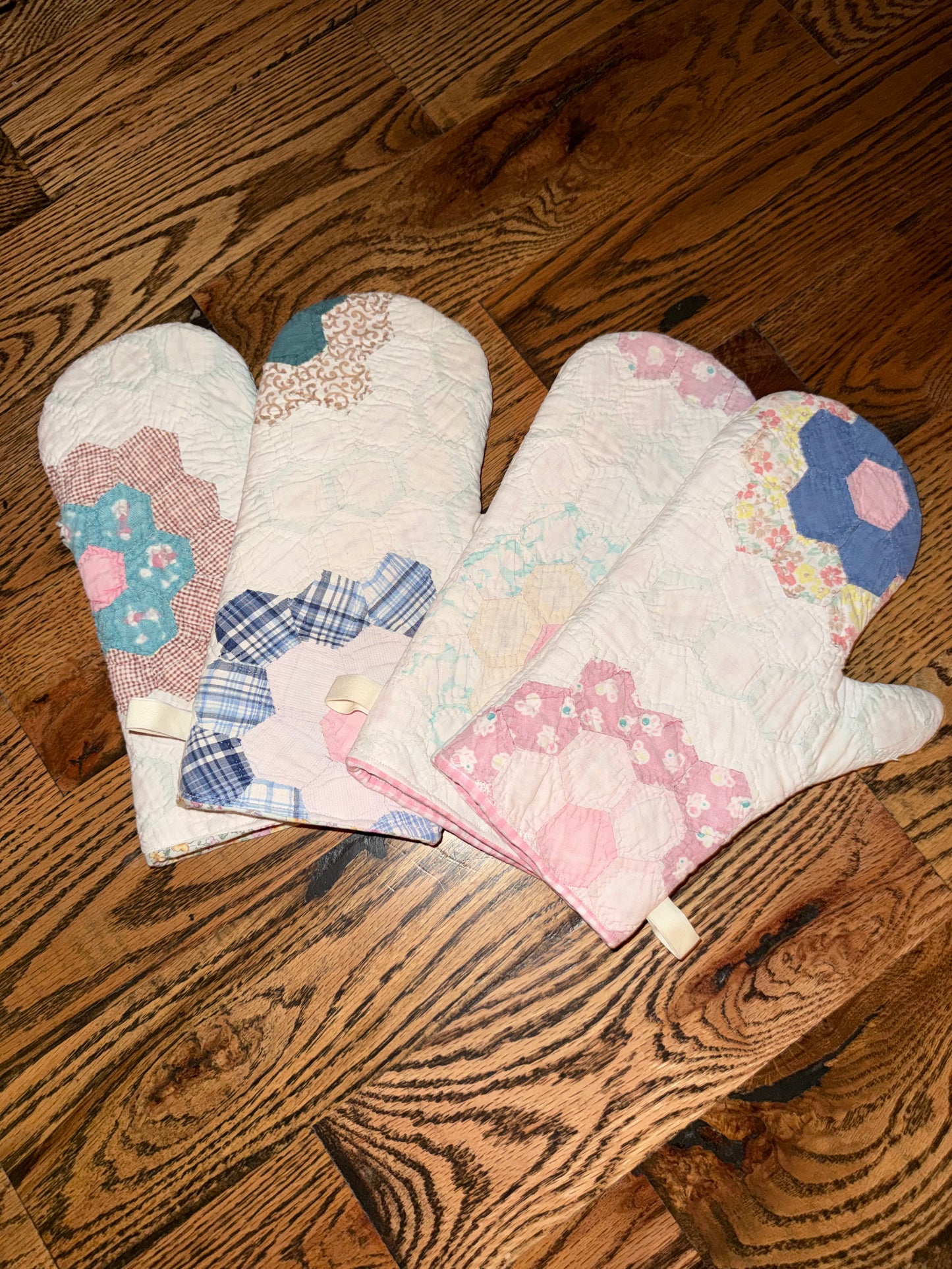Chefs Kiss Oven Mitts