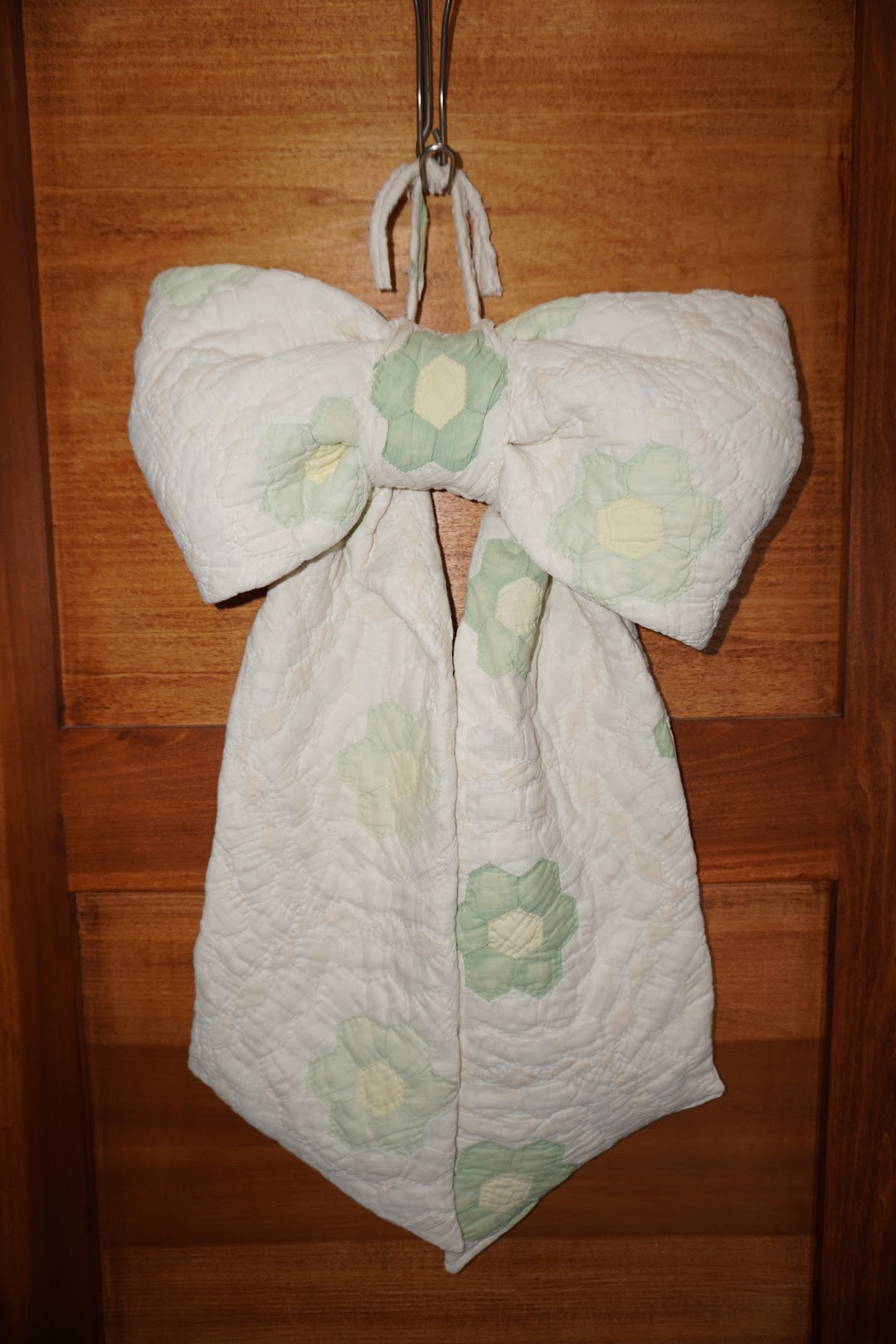 Green Flowers Quilted Hanging Bow